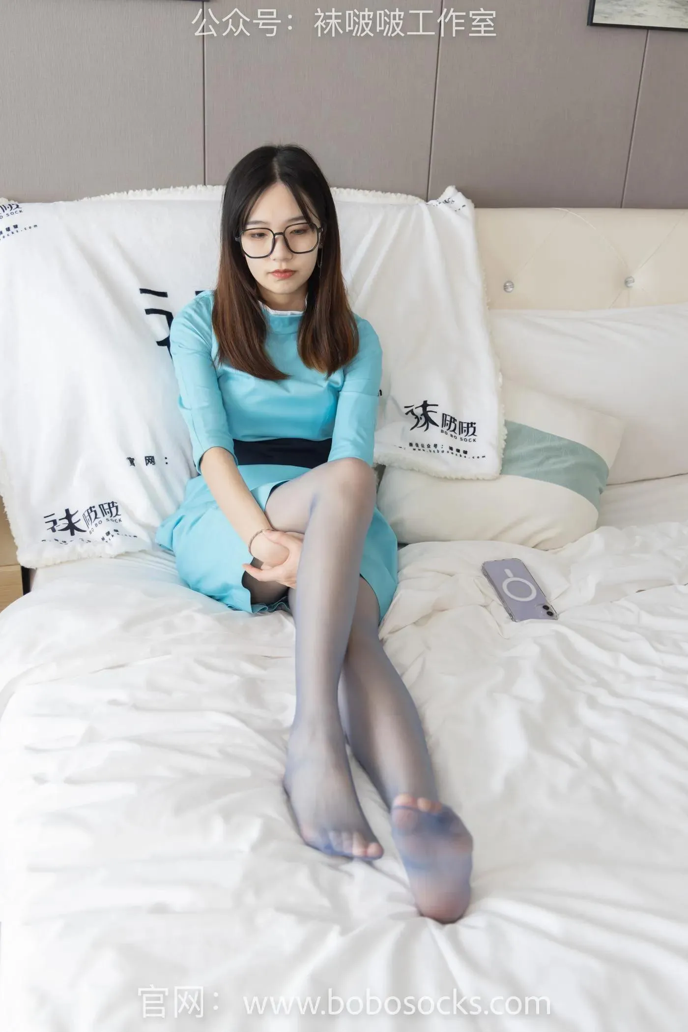 [BoBoSocks袜啵啵]NO.105 小甜豆-空姐制服、高跟鞋、蓝色丝袜 [140P]插图7